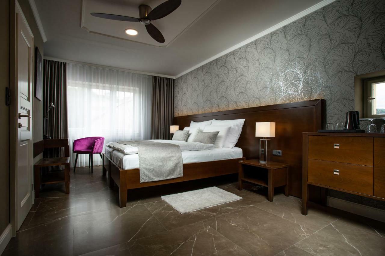 Hotel Anna Бероун Екстер'єр фото