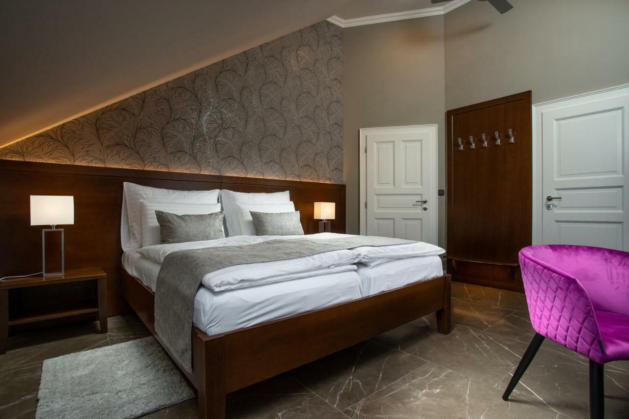 Hotel Anna Бероун Екстер'єр фото