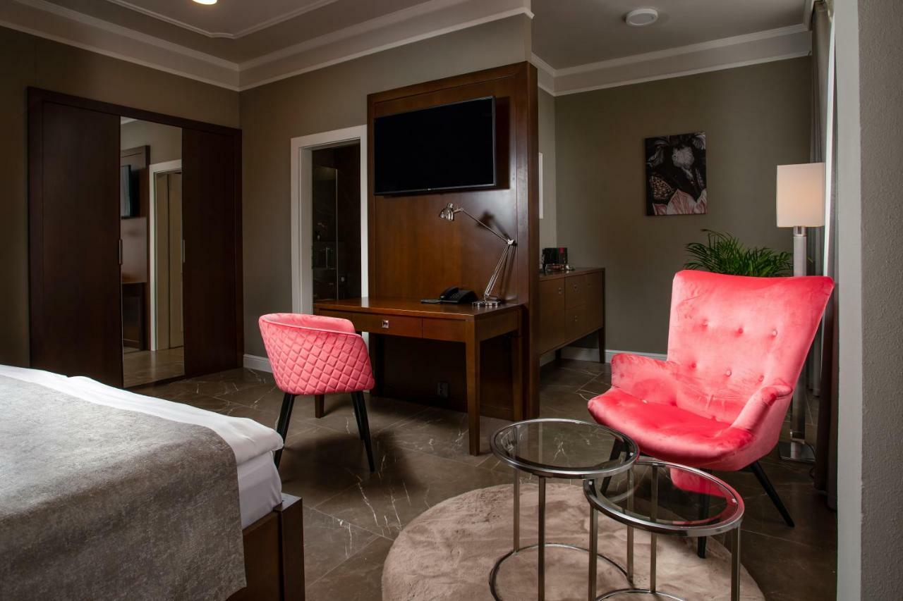 Hotel Anna Бероун Екстер'єр фото